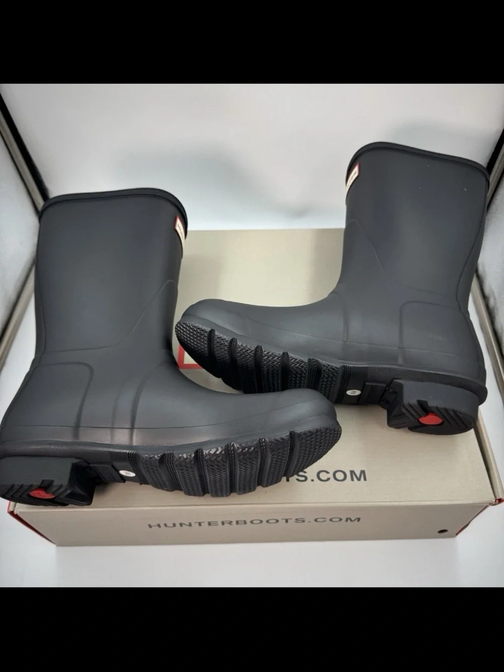 Hunter Men’s Black Rain Boots with Red Logo